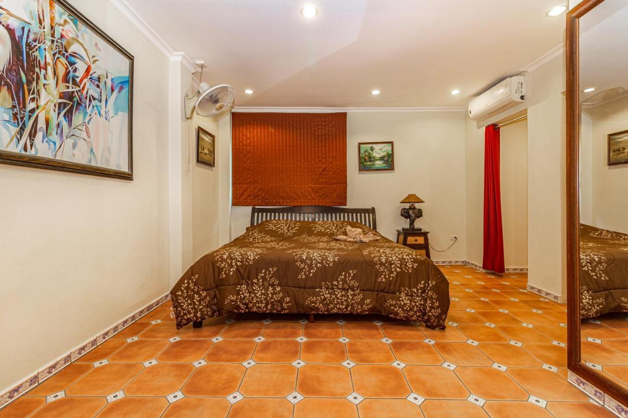 Viewbor Villa - Pattaya Holiday House Walking Street 4 Bedrooms Bagian luar foto
