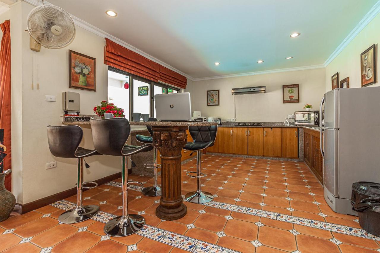Viewbor Villa - Pattaya Holiday House Walking Street 4 Bedrooms Bagian luar foto